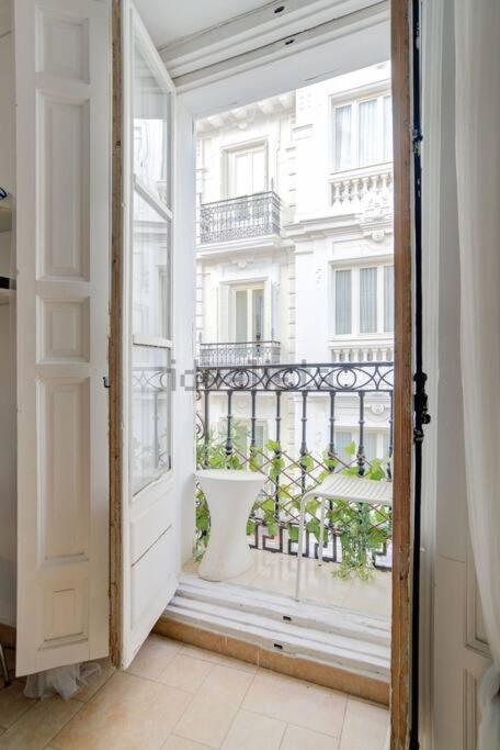Apartamento Flat For Groups 8 People In Gran Via-Cgrac4 Madrid Exterior foto